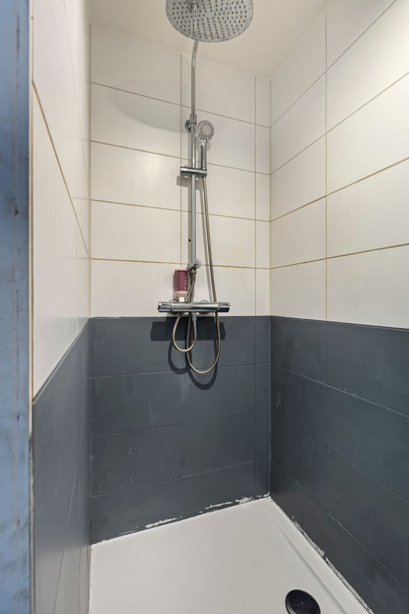 Moderne nieuwbouwwoning met 4 slaapkamers en gezellige tuin. foto 29