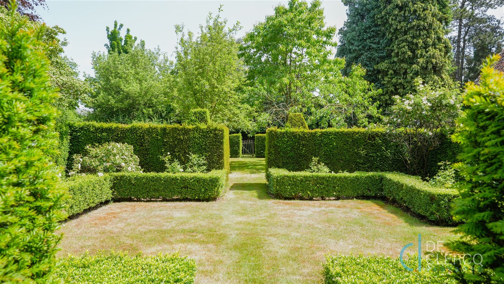 Karaktervolle villa op omvangrijk perceel te koop Lochristi! foto 27