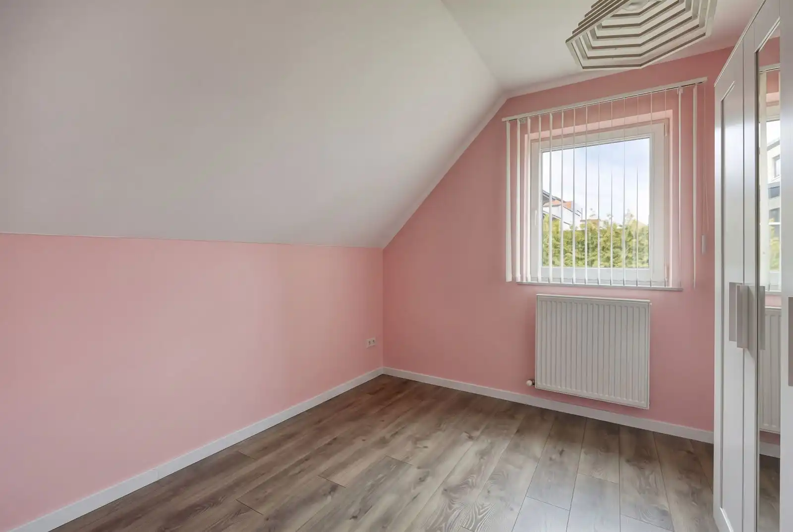 Alleenstaande woning met tuin foto 22