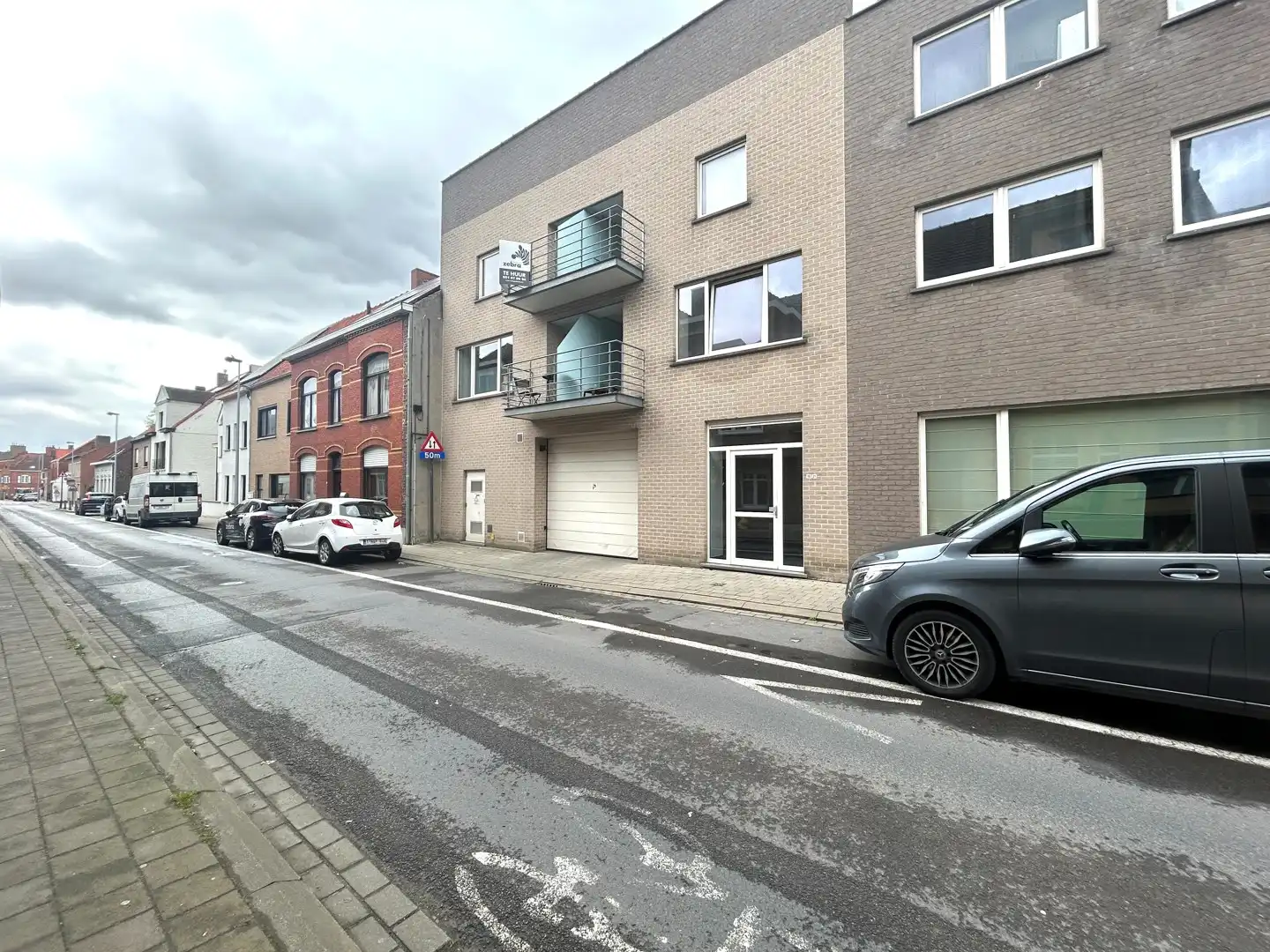 Instapklaar appartement nabij centrum Oostrozebeke! foto 9