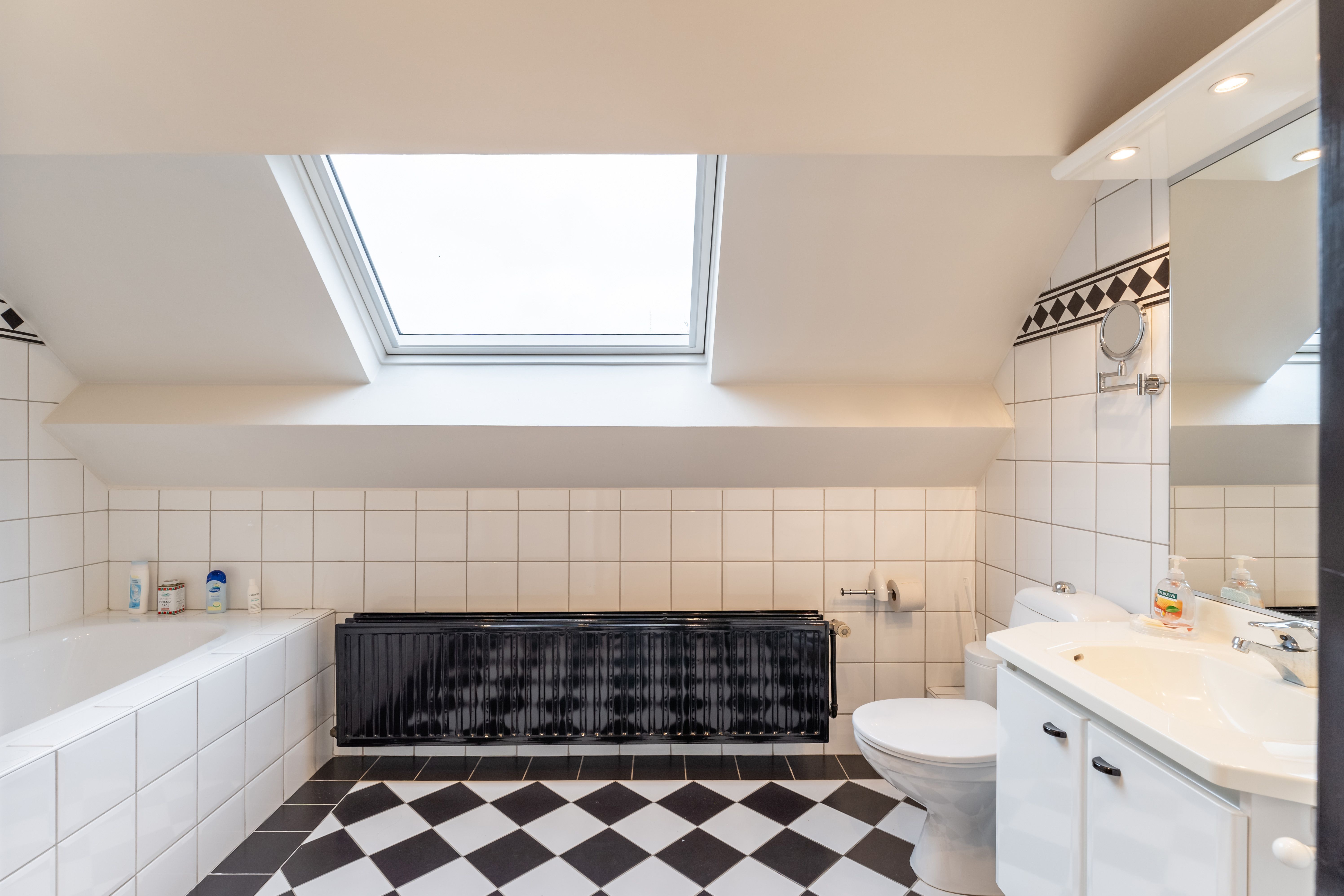 Ruime woning met kantoorruimte + extra bouwgrond op prachtige ligging te Eksel foto 18