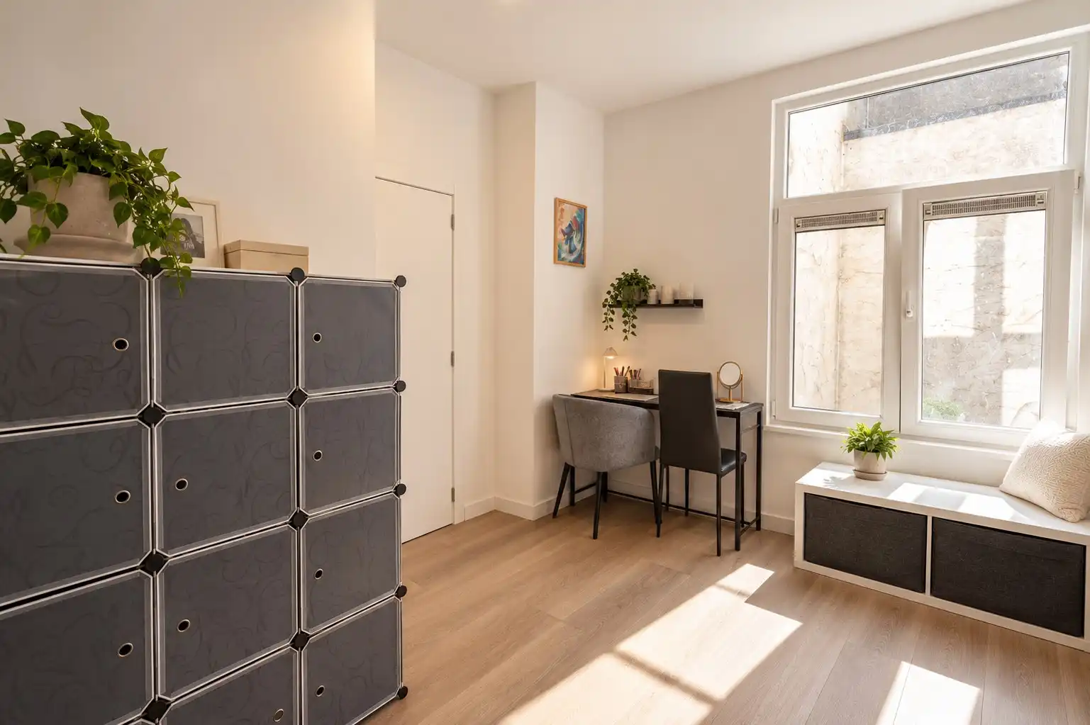 LICHTRIJK EN INSTAPKLAAR TWEESLAAPKAMERAPPARTEMENT OP TOPLOCATIE foto 7