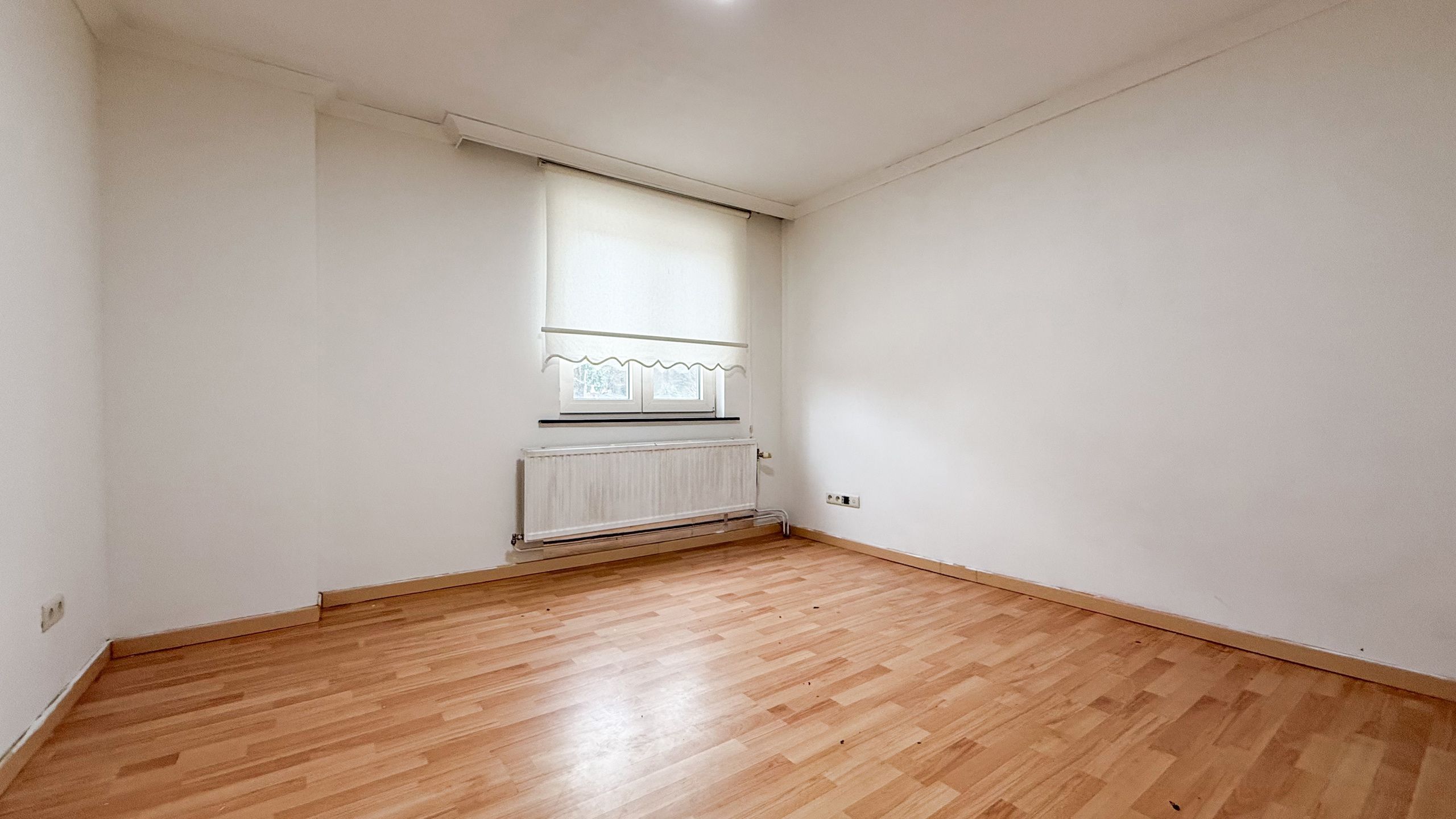Ruime woning met dubbele garage en ZW gerichte tuin! foto 19