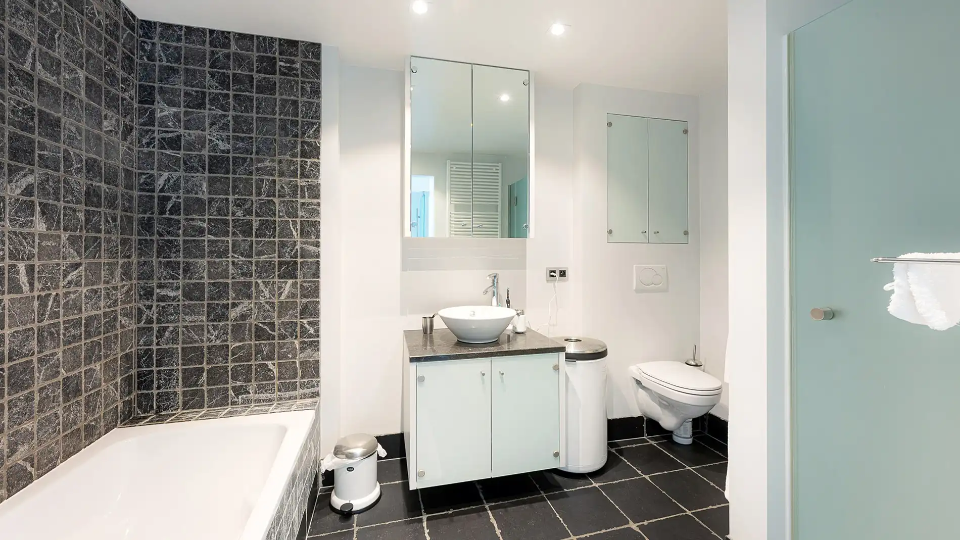 Zeer kwalitatief appartement in de Lippenslaan te koop foto 15