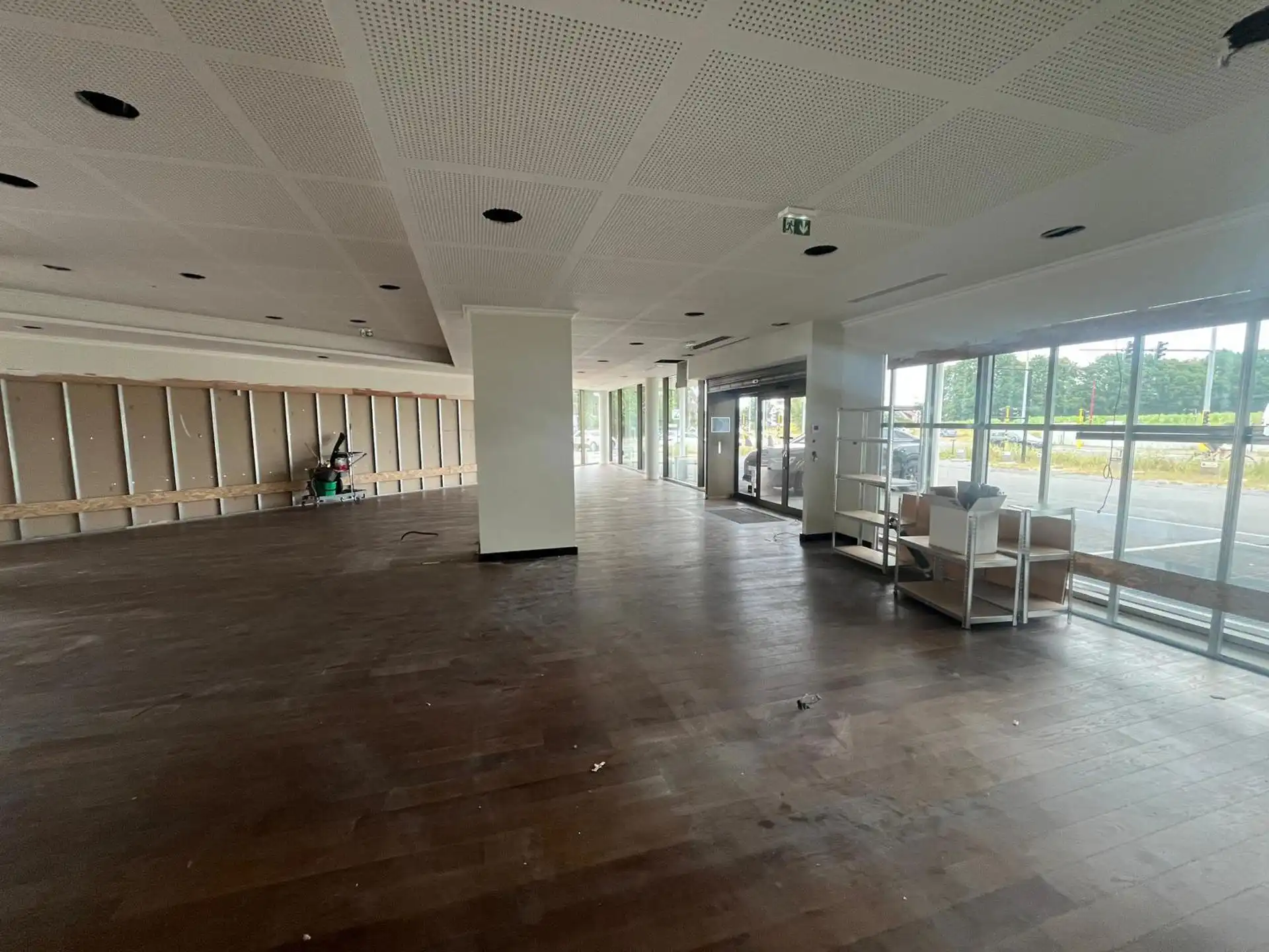 Commercieel gelijkvloers met uitstekende visibiliteit  foto 3