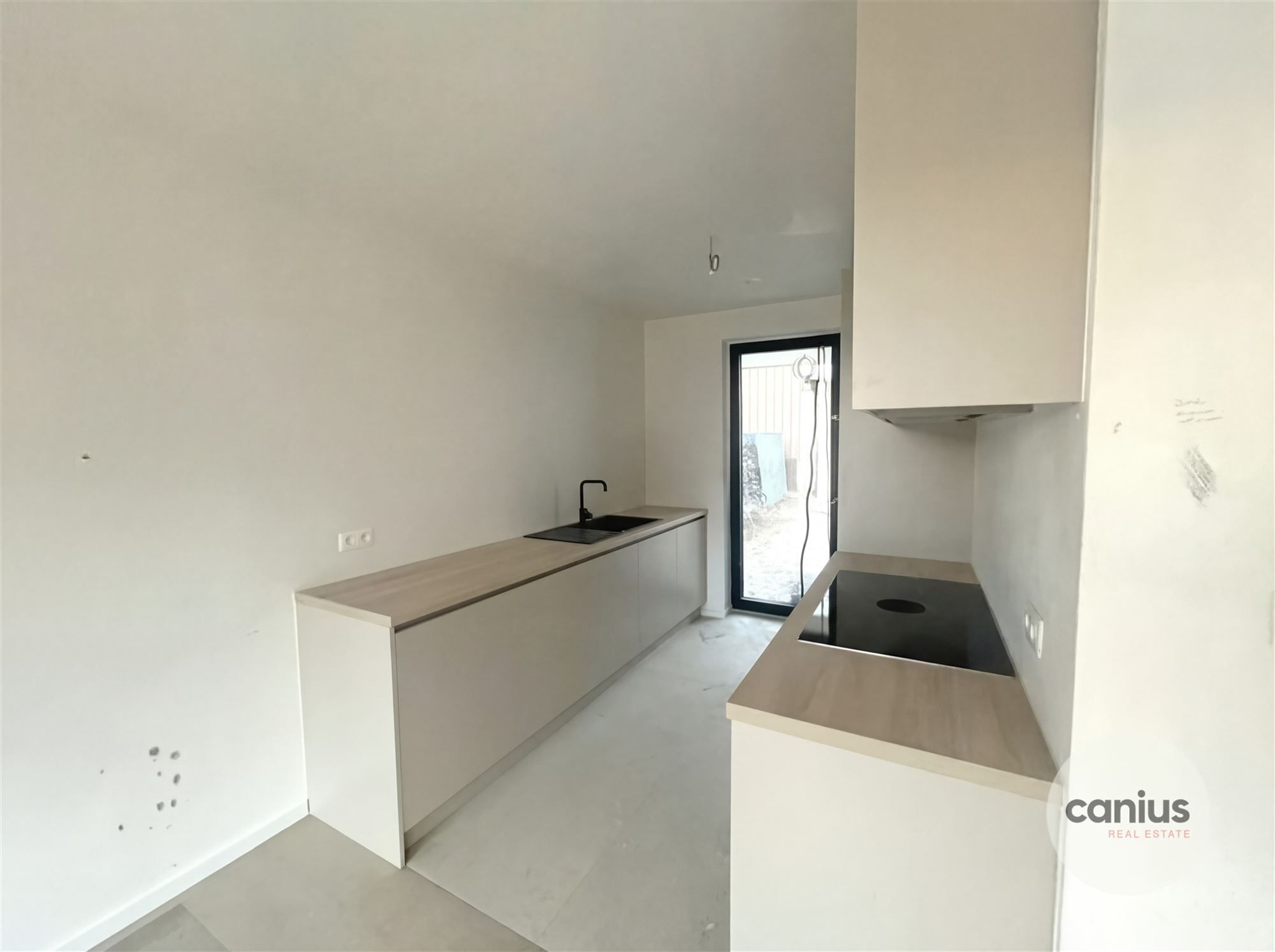 KNAPPE NIEUWBOUWWONING MET 3 SLPKS foto 4