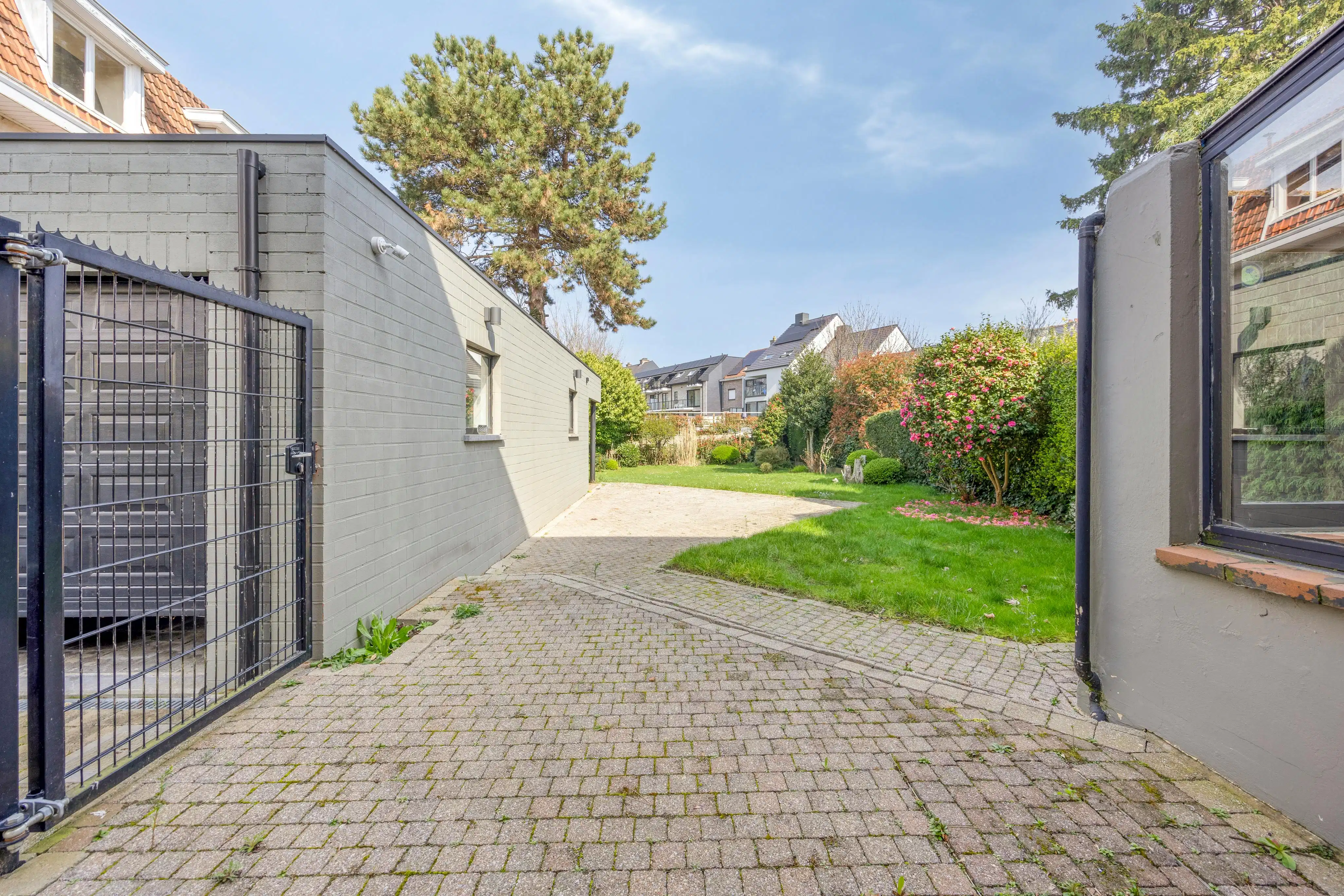 Driegevel huis met 4 slaapkamers, garage en tuin in Wemmel  foto 23