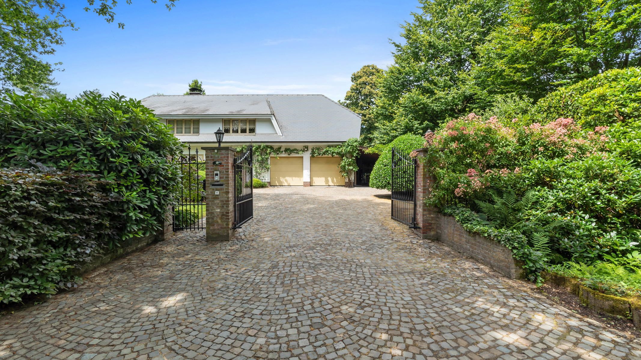 Ruime villa nabij het park van Schilde op ca. 3669 m². foto 24