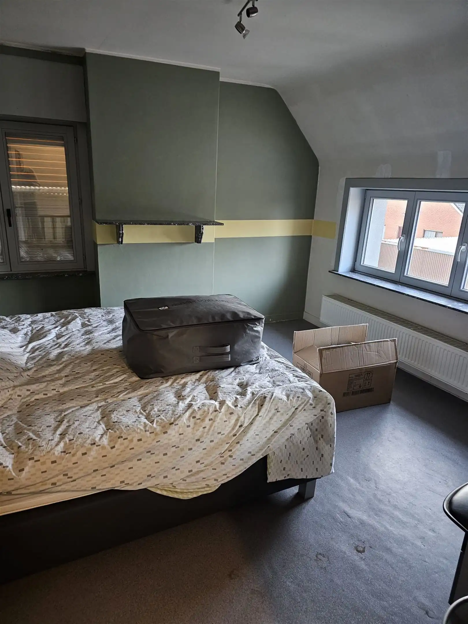 Gezellige halfopen bebouwing met 2 slaapkamers, grote tuin en ruime garage. foto 9