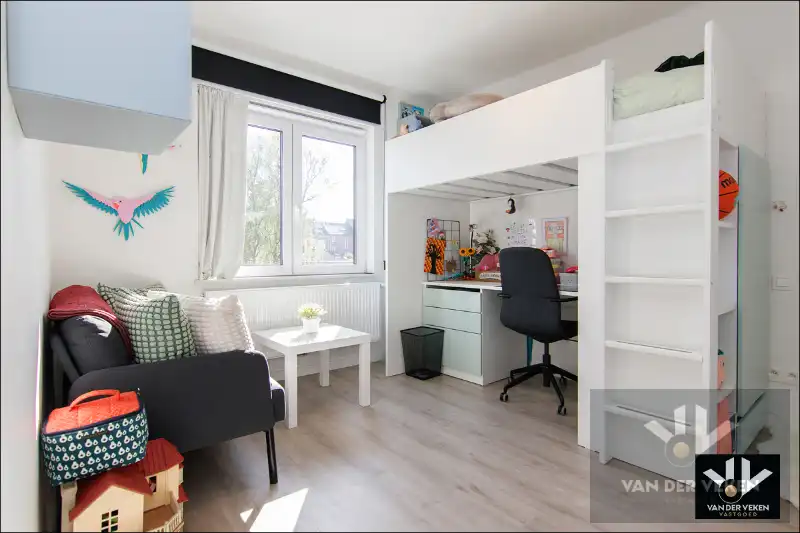 Volledig gerenoveerde en instapklare woning met gezellige stadstuin foto 11