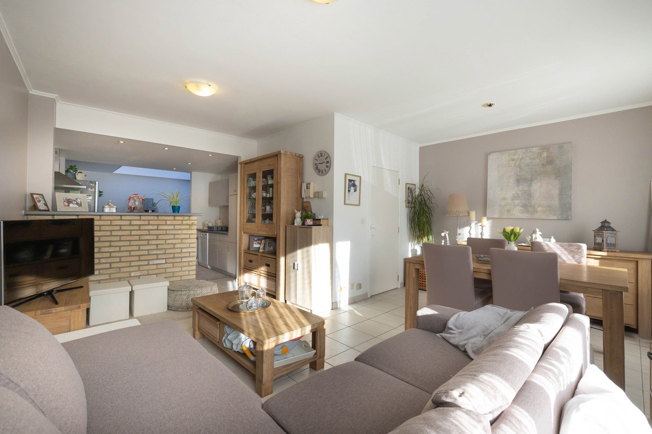 Begane grond 1 kamer van ± 74 m² foto 2