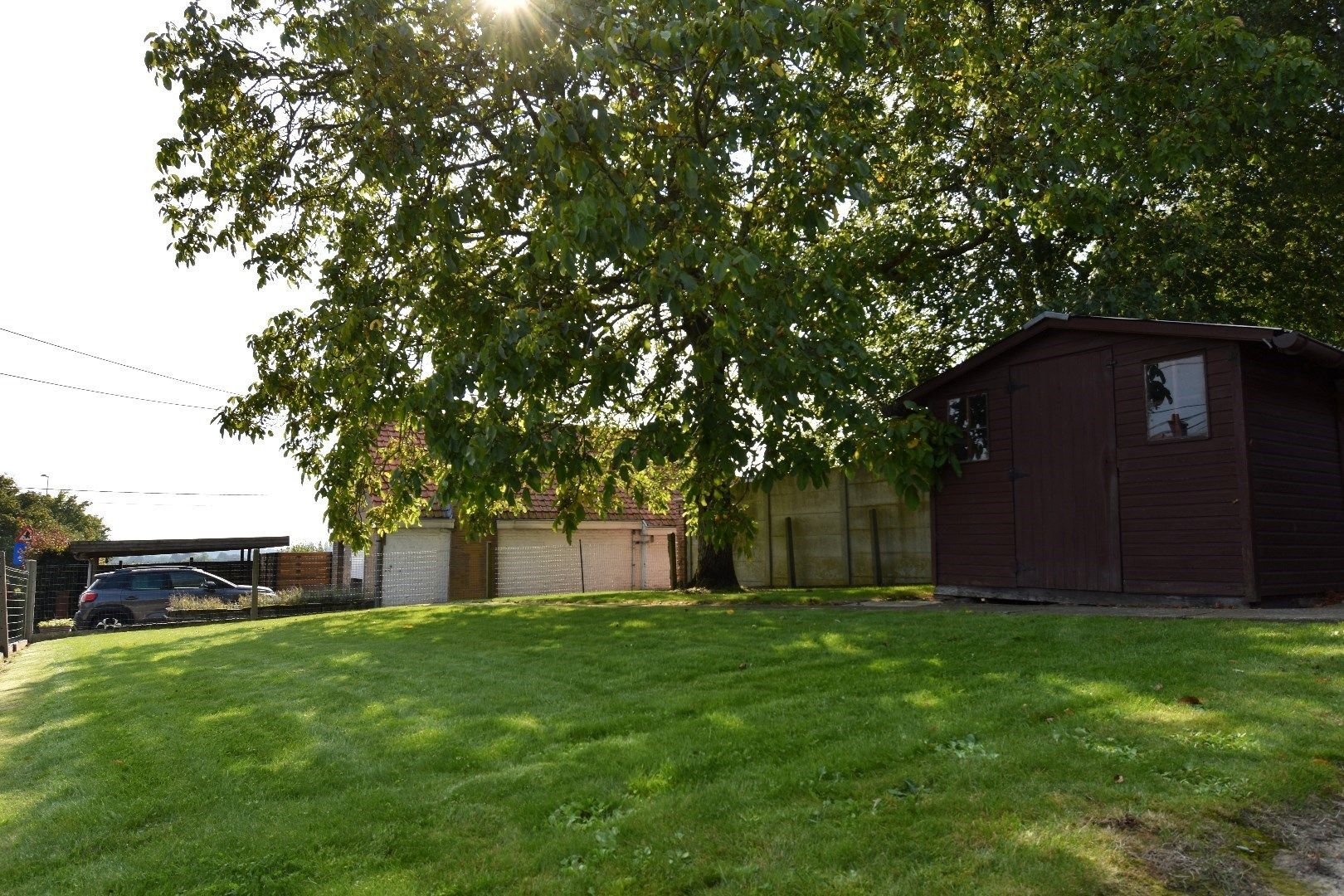 Hoofdfoto van de publicatie: Halfopen bebouwing met 3 slaapkamers, garage en zuidgerichte tuin te koop in Rollegem