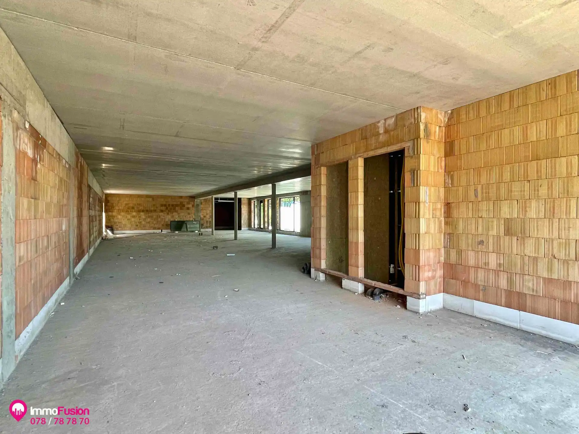 Uitzonderlijke handelsruimte van circa 460 m² met parking! foto 13