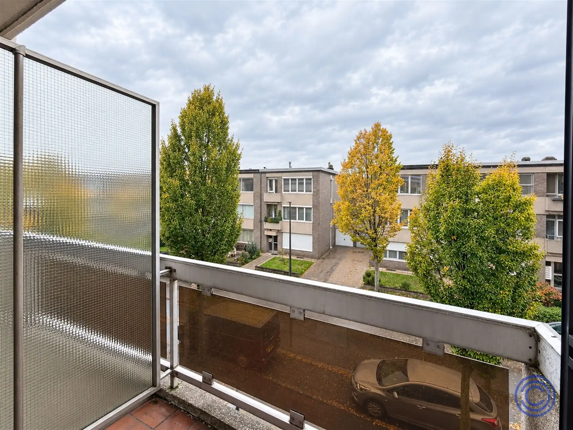 Op te frissen 2-slpk appartement met terras in rustige woonwijk! foto 6