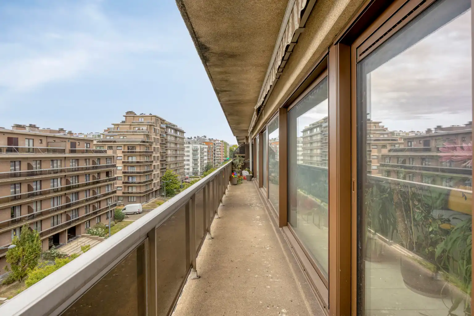 Ruim 3-slaapkamerappartement met garage  foto 21