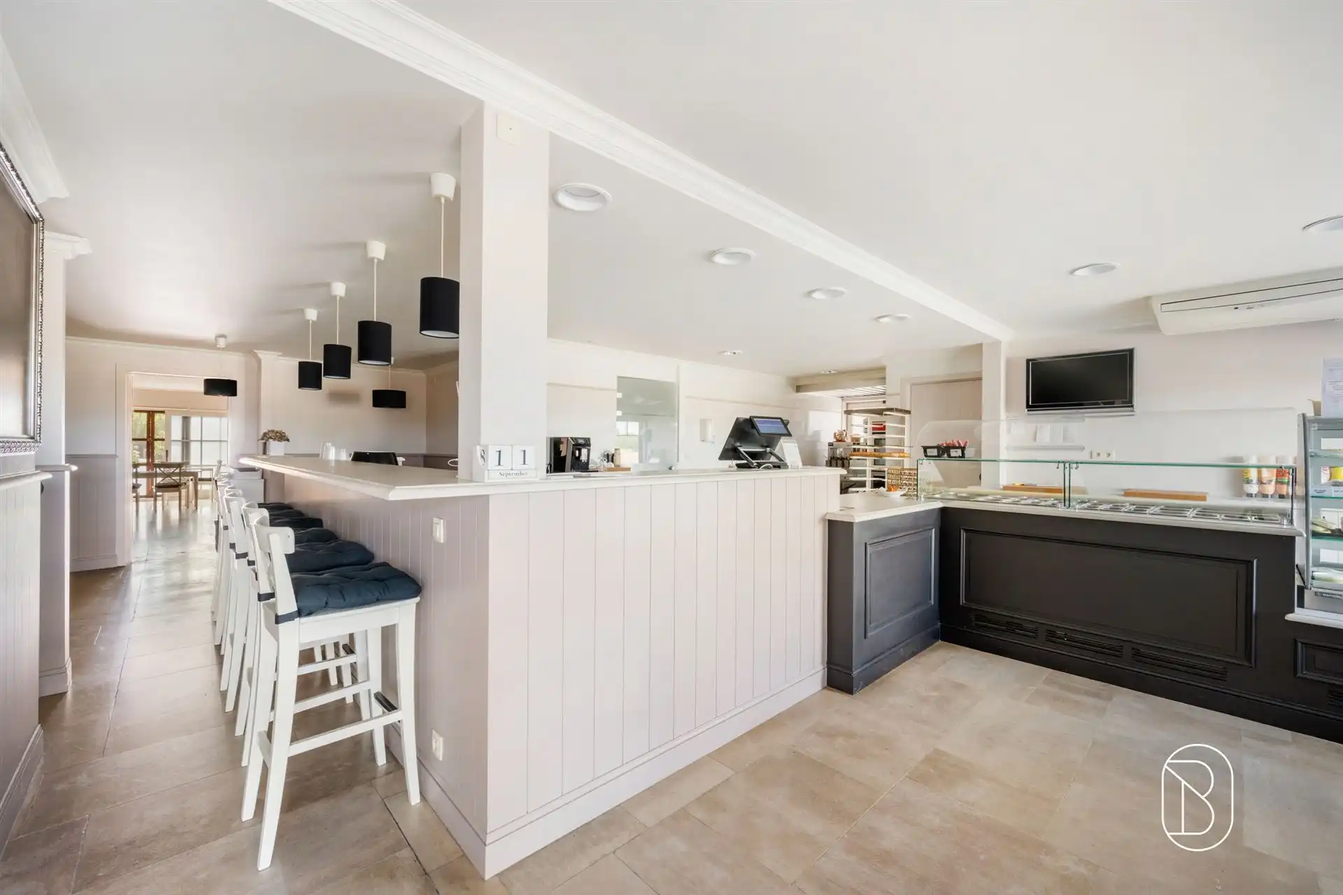 Goed draaiende broodjeszaak met ruim appartement in Vichte foto 8