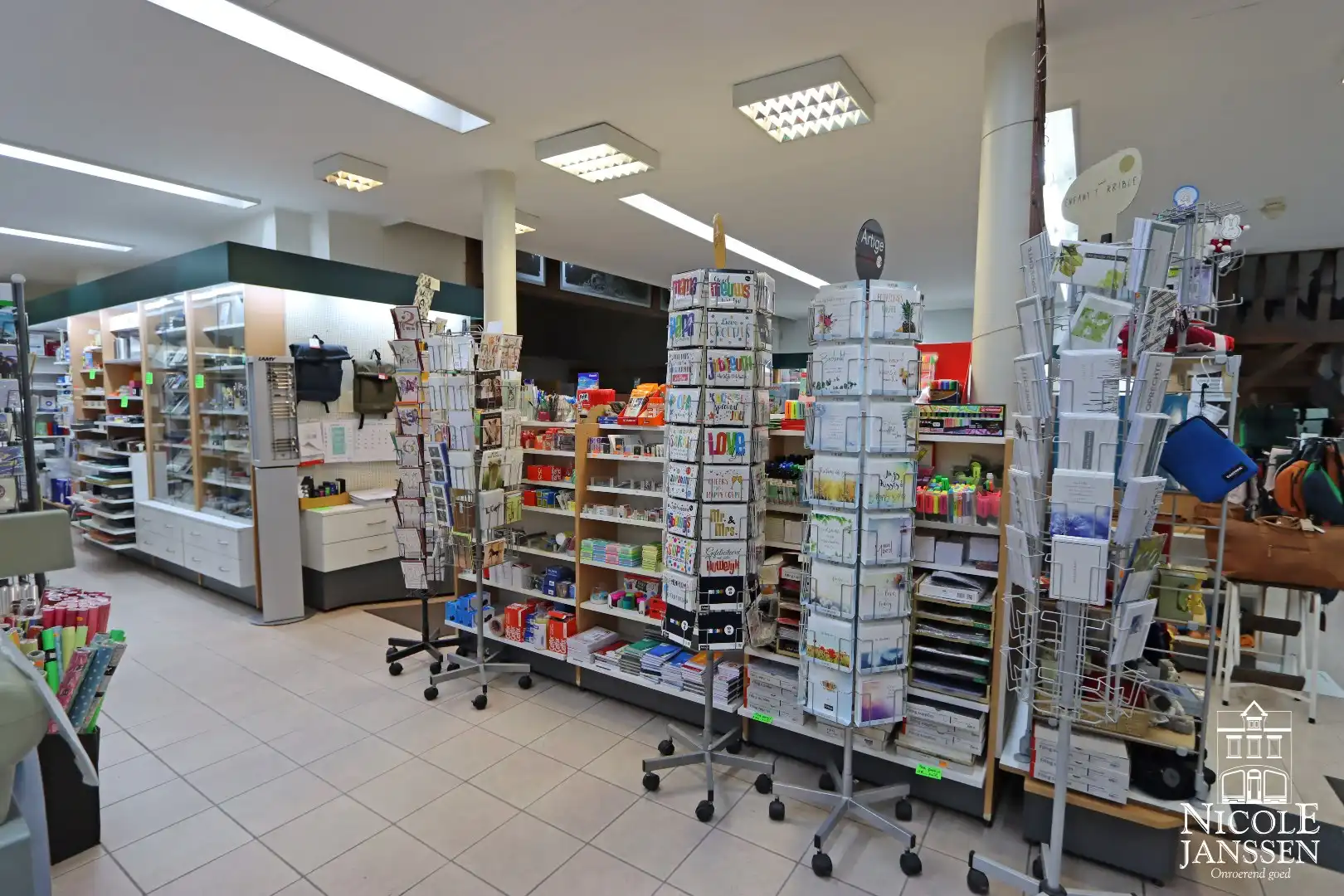 Gelijkvloers handelspand/kantoorruimte foto 7