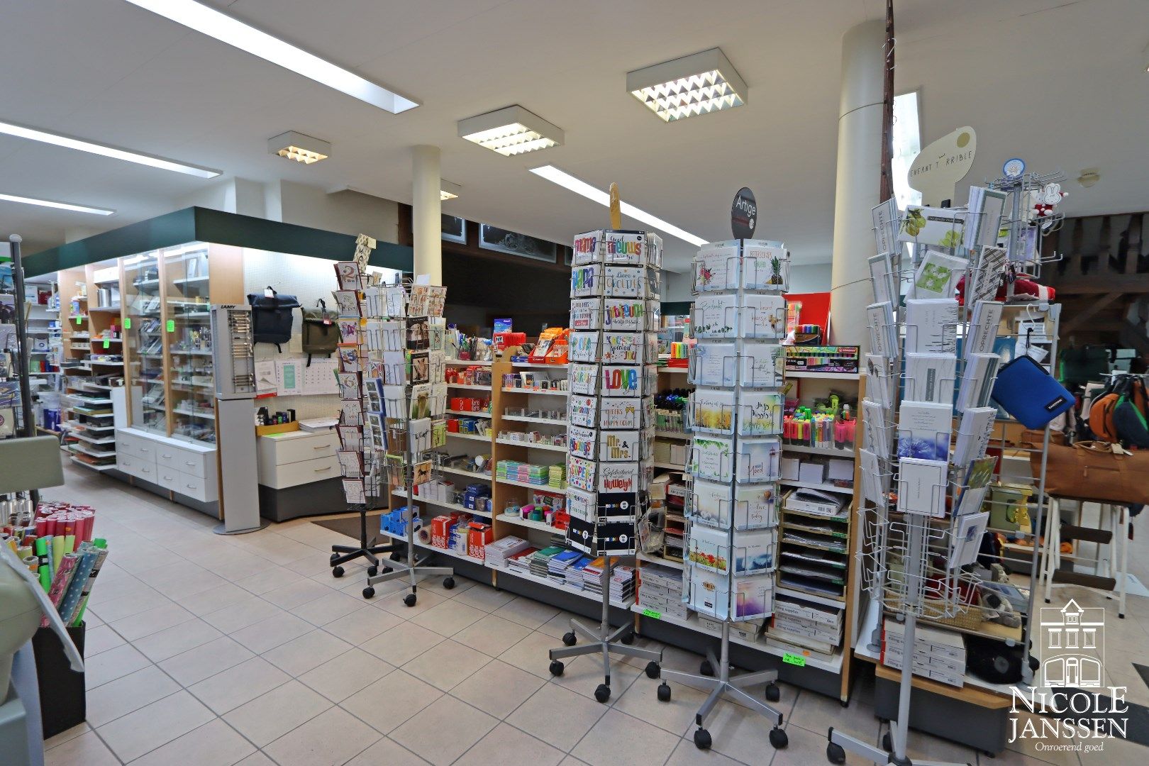 Gelijkvloers handelspand/kantoorruimte foto 7