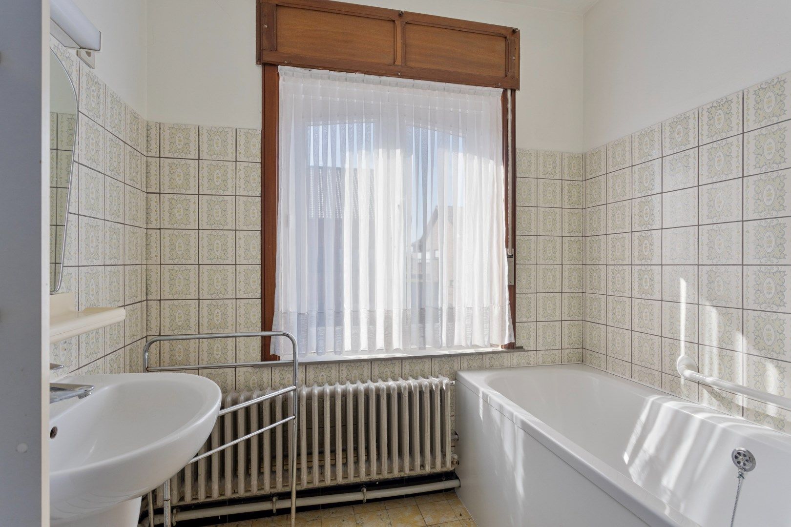 Ruime woning met bebouwbare tuin en achterliggende gronden foto 18