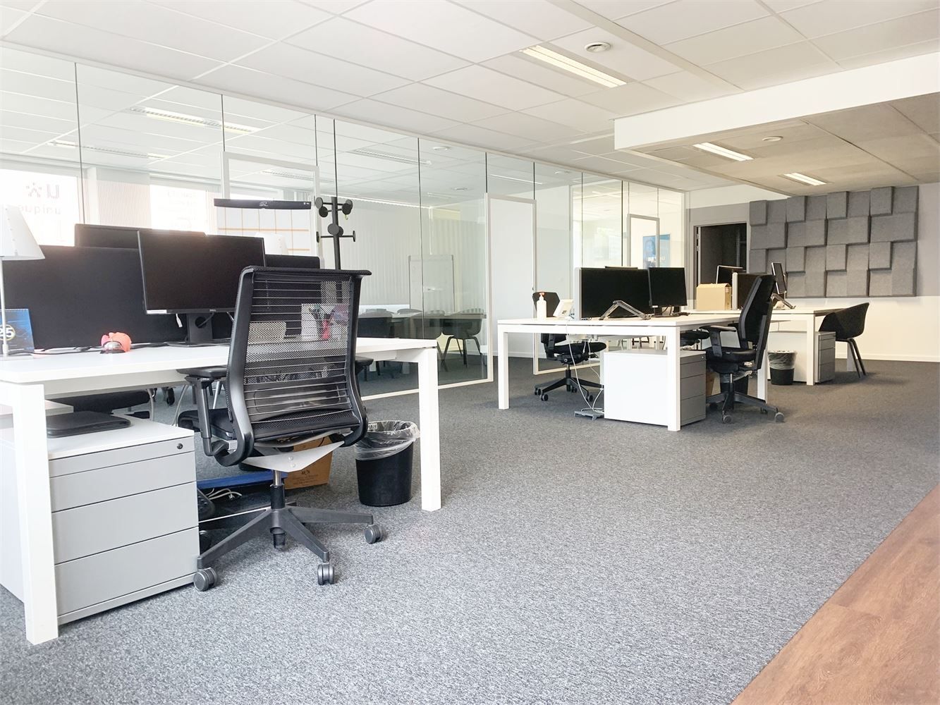 INSTAPKLARE KANTOORRUIMTE MET4 PARKINGS foto 3