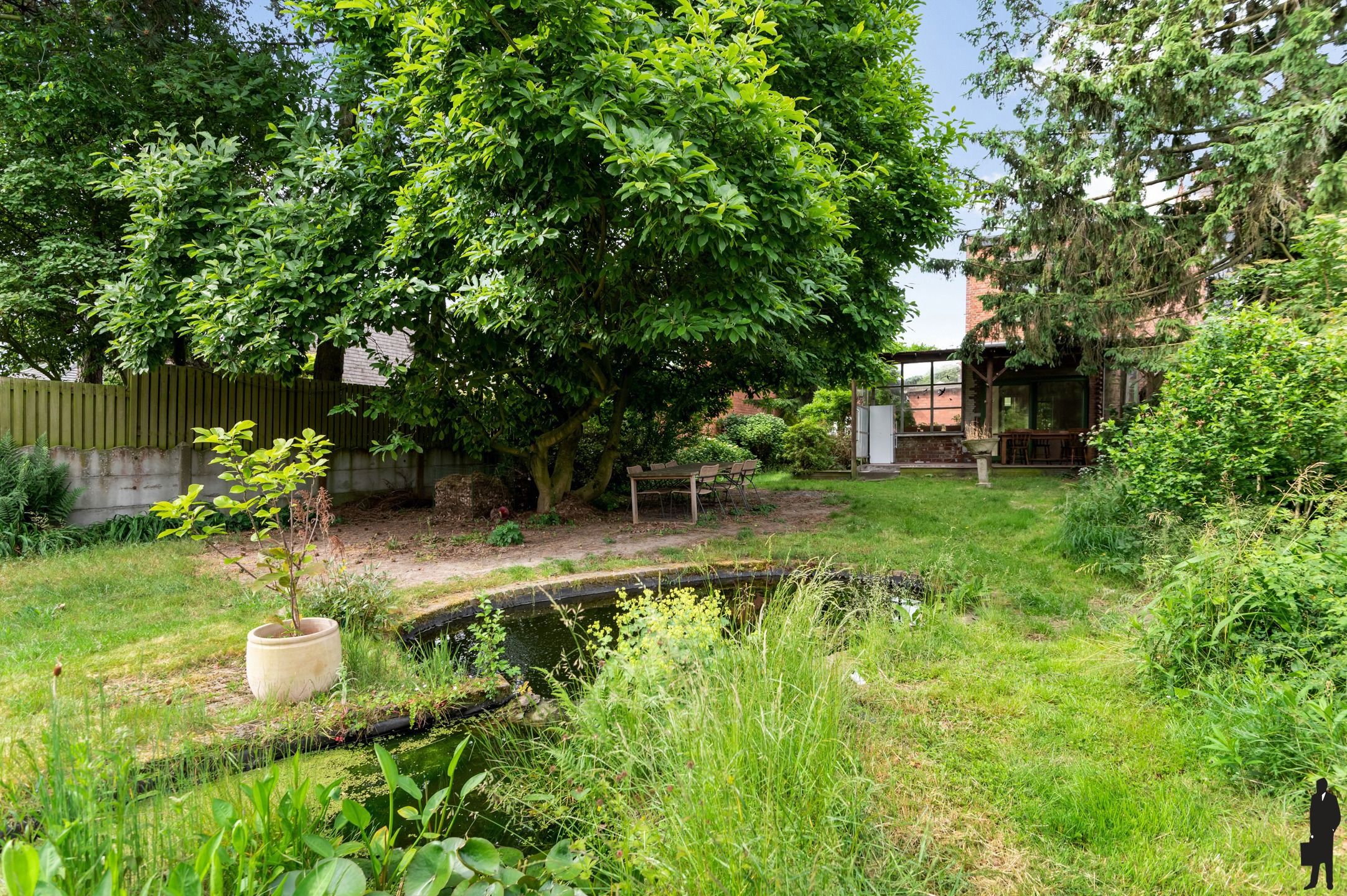Volledig gerenoveerde herenwoning op een perceel van 770 m²  foto 21