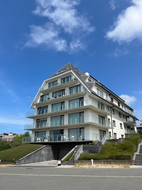 Rustig en ruim appartement met zonnig terras te koop in Oostduinkerke-bad foto 1