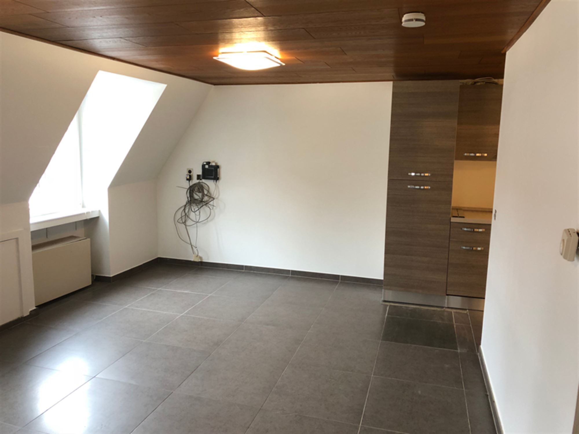 Vernieuwde studio centrum Kortrijk foto {{pictureIndex}}