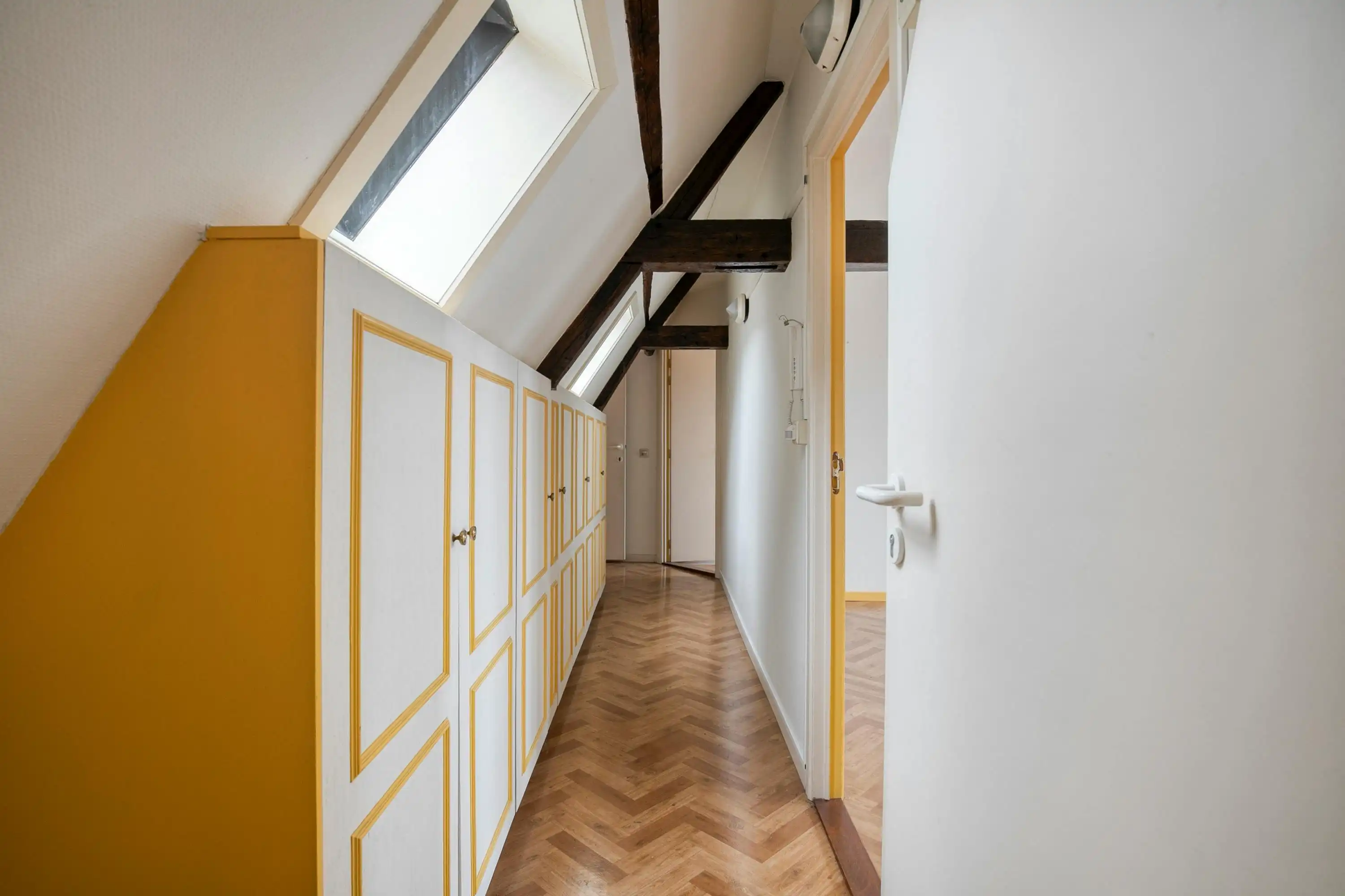 Karaktervol herenhuis met royale tuin in hartje Brugge  foto 9