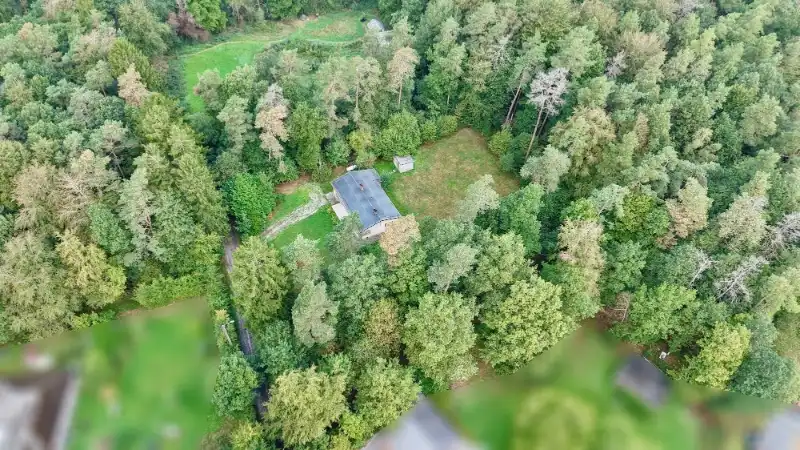 --- NOUVEAU --- Bungalow quatre façades avec 2 chambres, garage et grand jardin dans un environnement verdoyant. foto 20