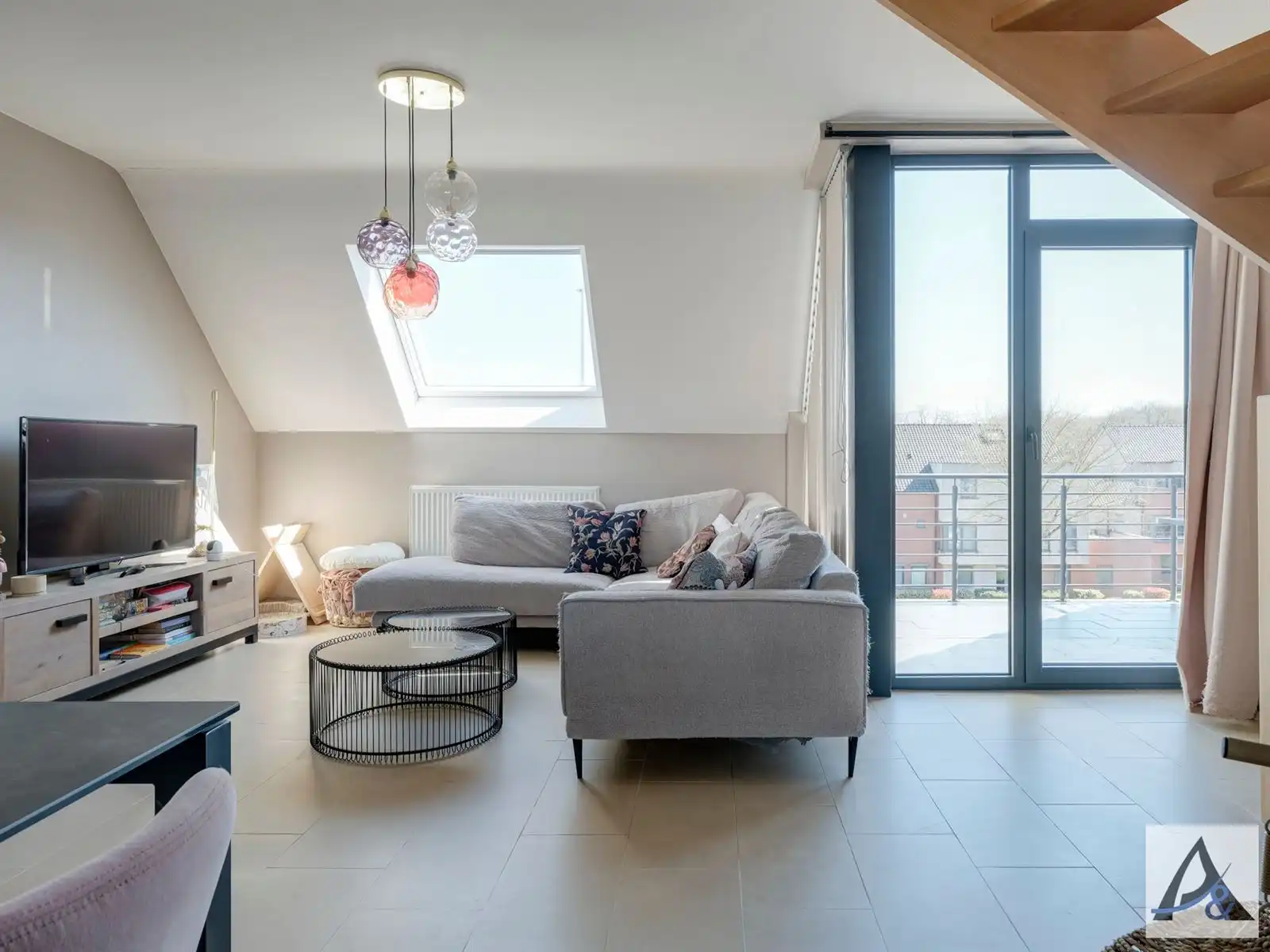 Ruim duplex appartement met terras en 3 slaapkamers in Diepenbeek. foto 7