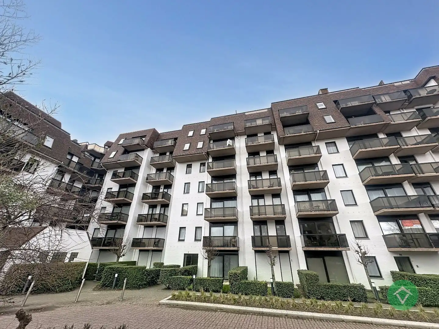 Lichtrijk 2-slaapkamerappartement op topligging op 100m van de zeedijk in Sint-Idesbald foto 2