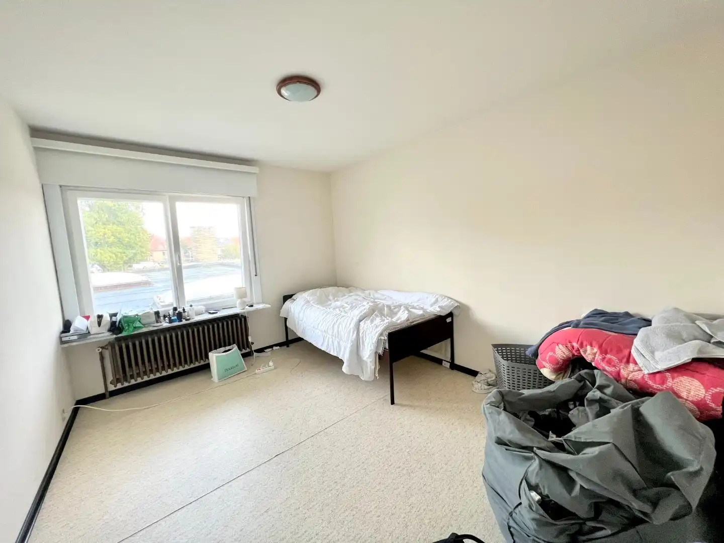 APPARTEMENTSGEBOUW MET 4 APPARTEMENTEN EN 3 GARAGES foto 2