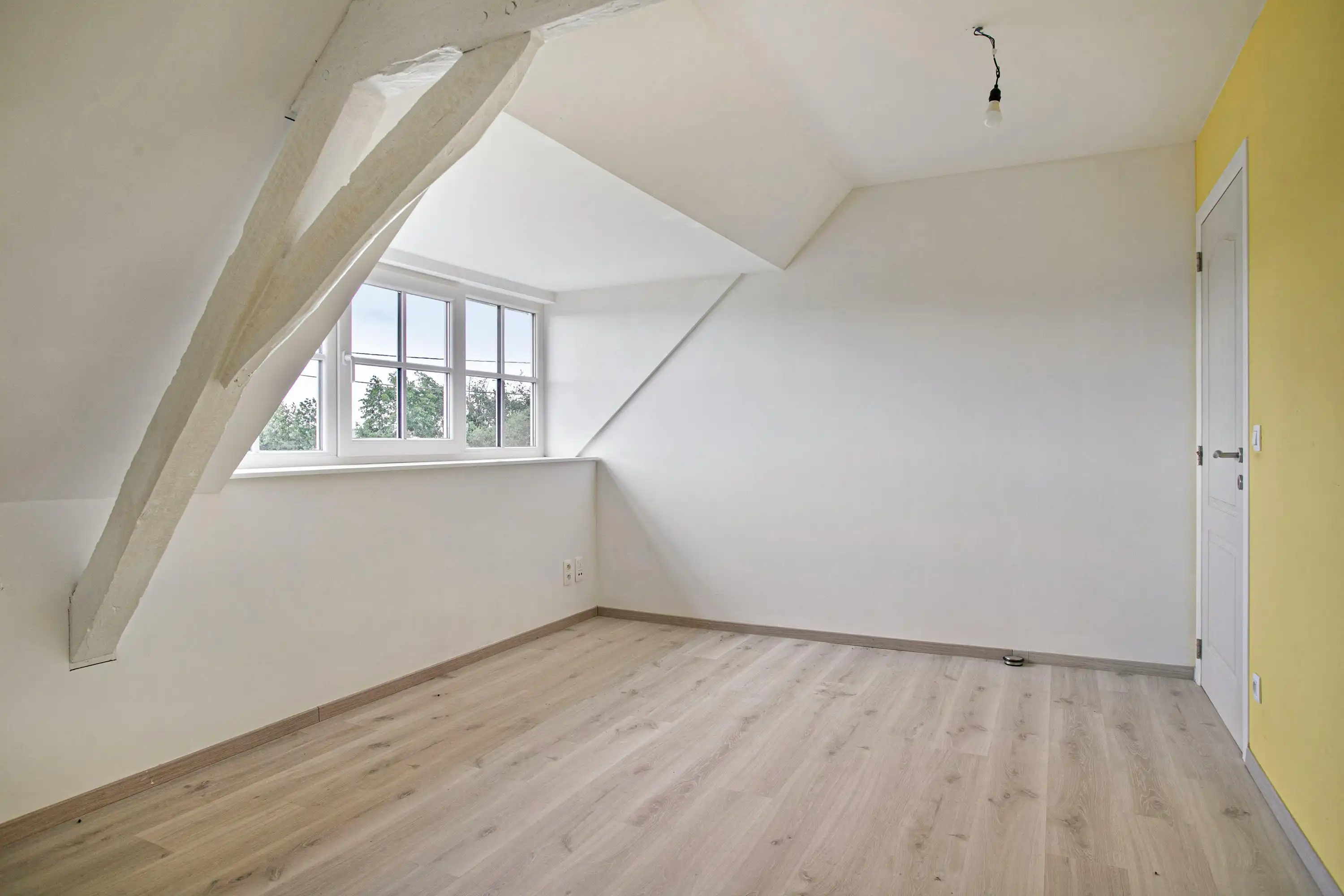 Gerenoveerde landelijke woning met 4 slaapkamers op 897 m². foto 7