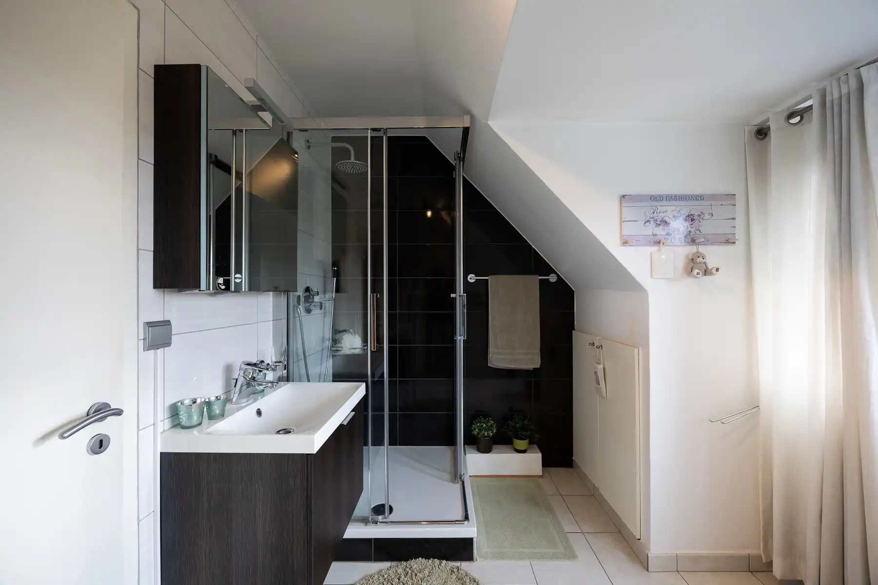 Rustig en groen gelegen statige, instapklare villa foto 24