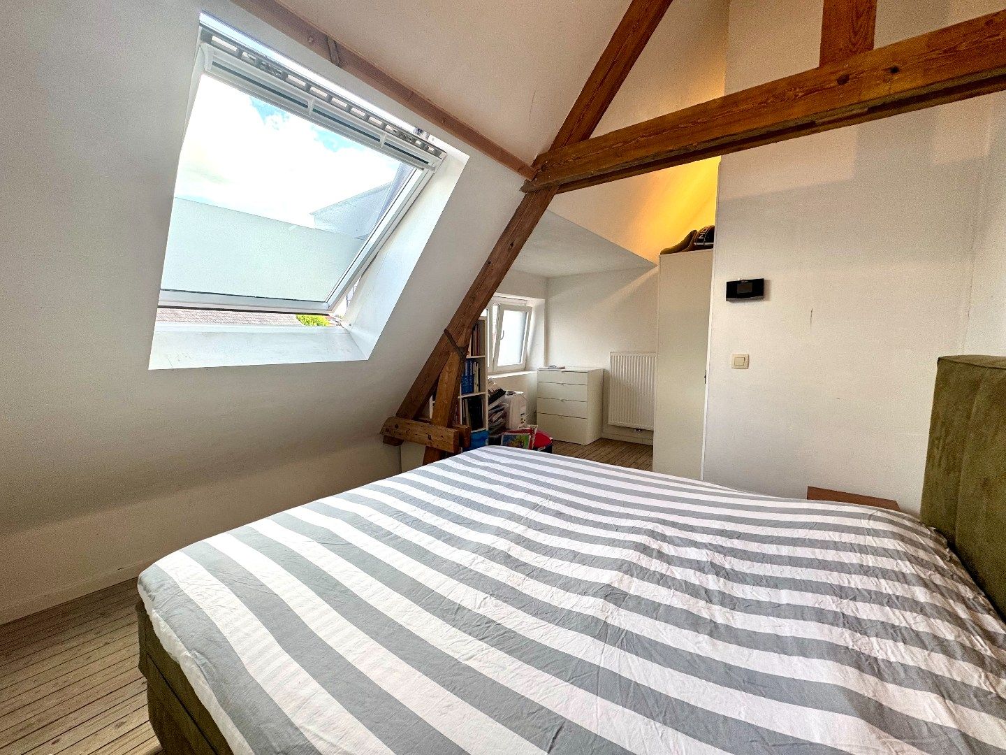ALLEENSTAANDE WONING MET 3 SLAAPKAMERS, TUIN EN DUBBELE GARAGE foto 7