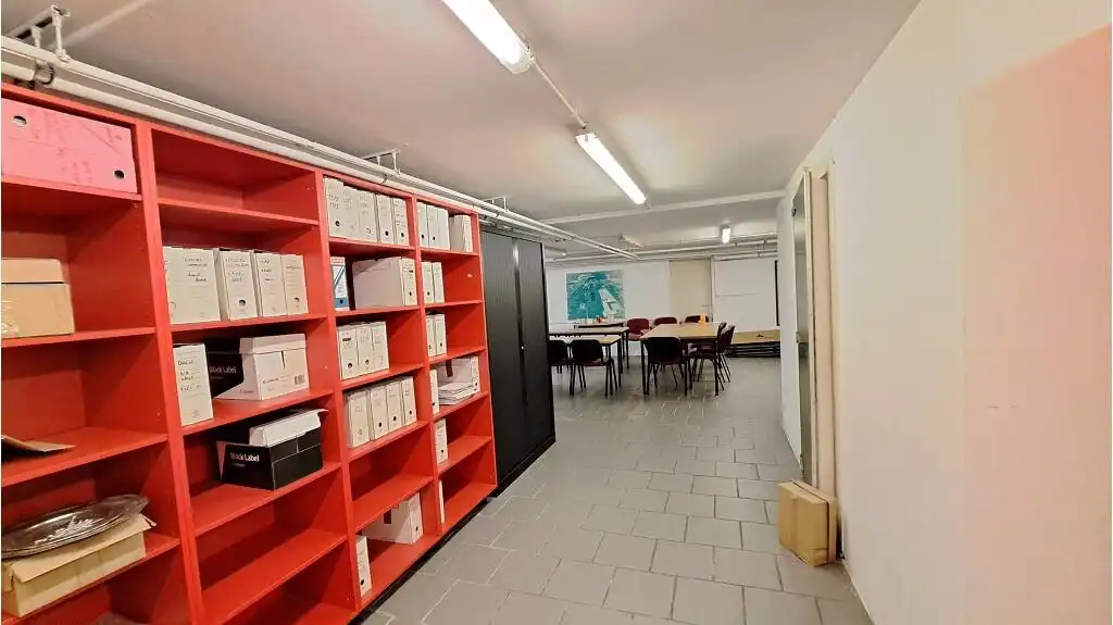 Ruime kantoor- of handelsruimte te huur in Zeebrugge foto 13