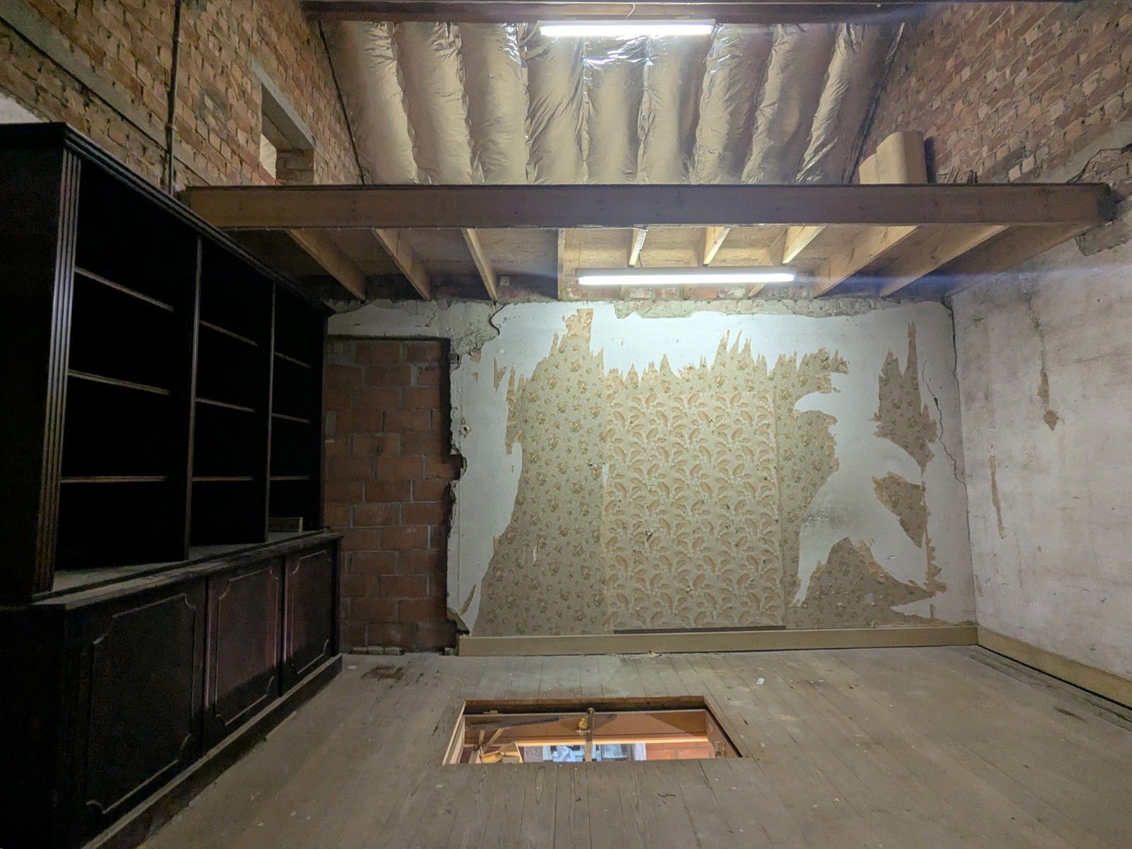 Ruime hoeve met mooie tuin + veel parking in rustig straatje foto 29