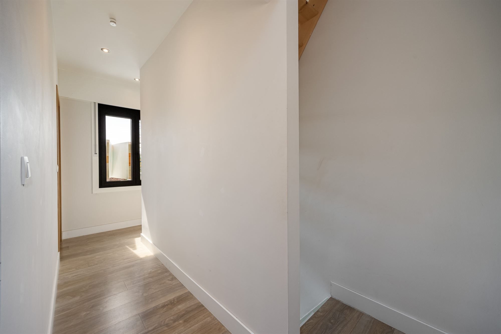 Instapklare woning met 3 slaapkamers en stadskoer foto 8