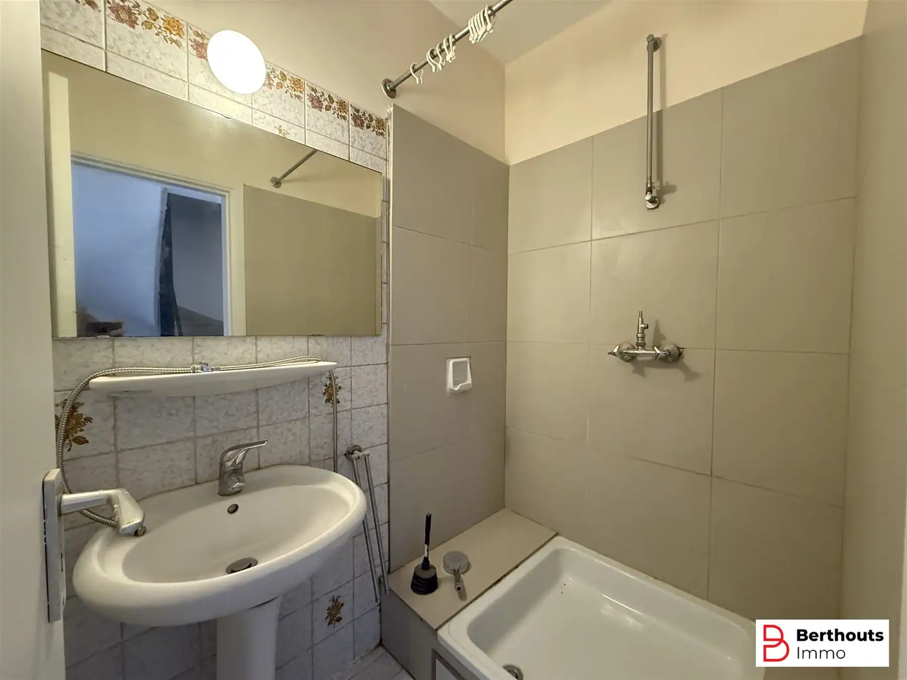 WONING MET 5/6 SLAAPKAMERS MET TUIN foto 18