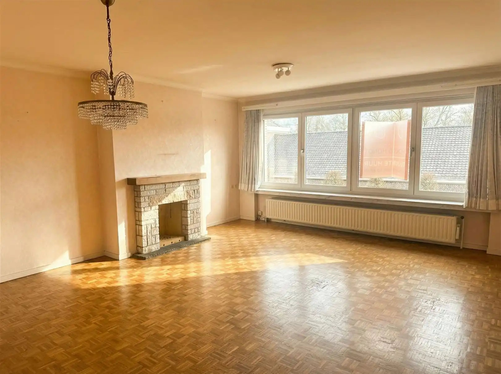 2-slaapkamerappartement te huur nabij het stadscentrum. foto {{pictureIndex}}