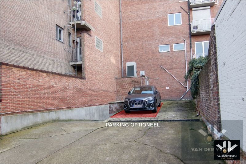 Gerenoveerd en instapklaar penthouse in hartje Hasselt (Leopoldplein) met prachtig uitzicht! foto 17