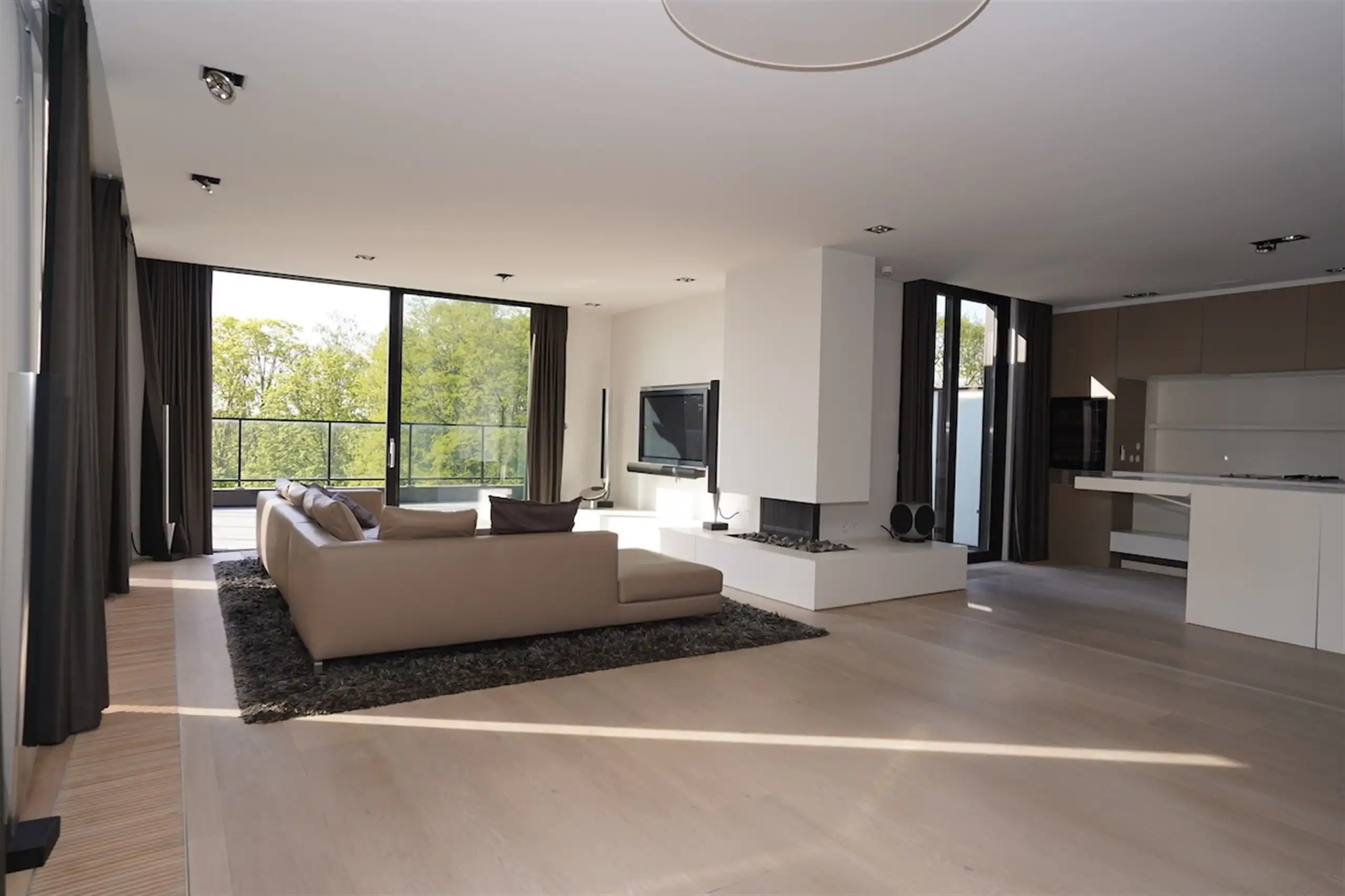 Exclusief Wonen: Luxepenthouse met Zwembadtoegang & 3 Slaapkamers! foto 3