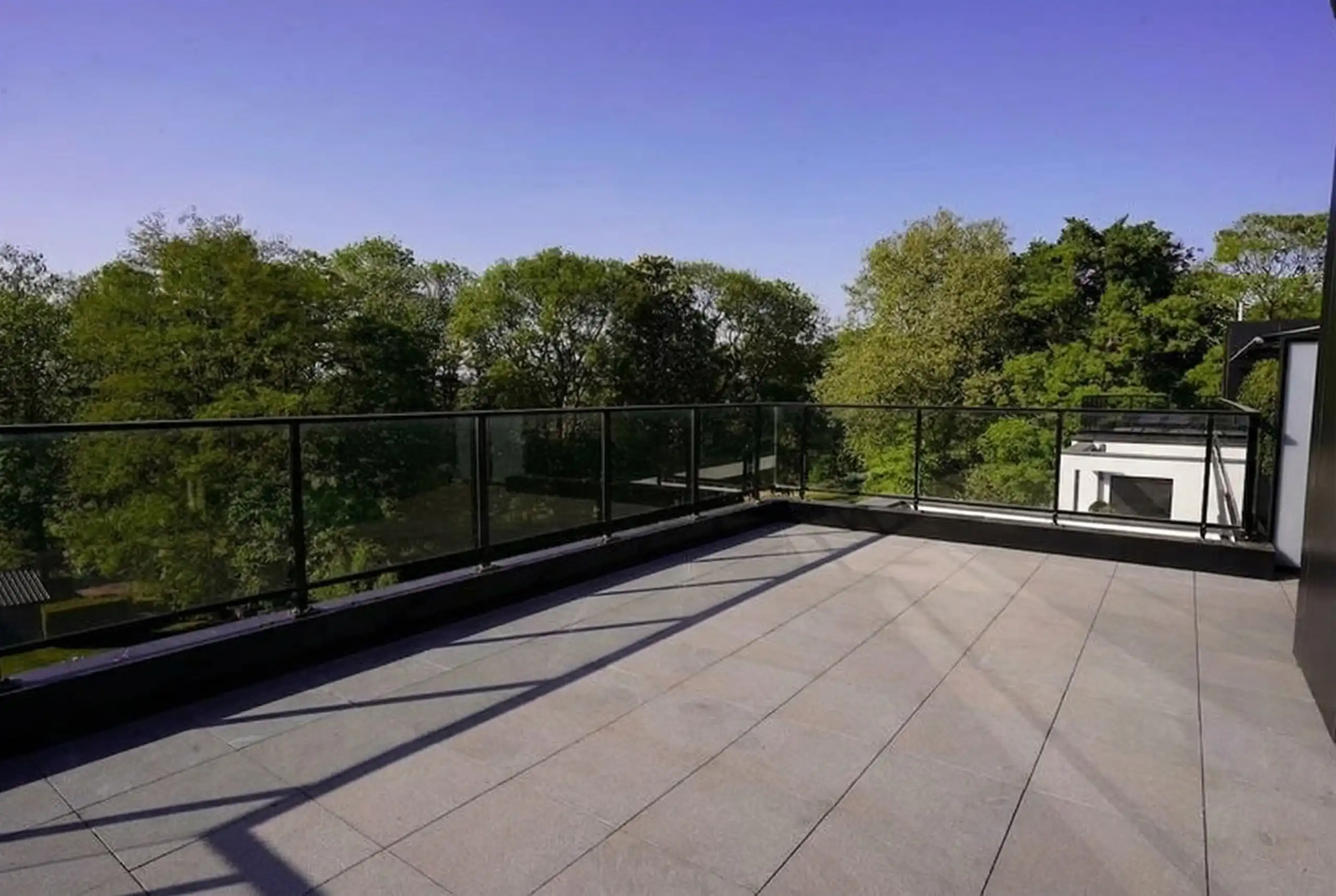 Exclusief Wonen: Luxepenthouse met Zwembadtoegang & 3 Slaapkamers! foto 3