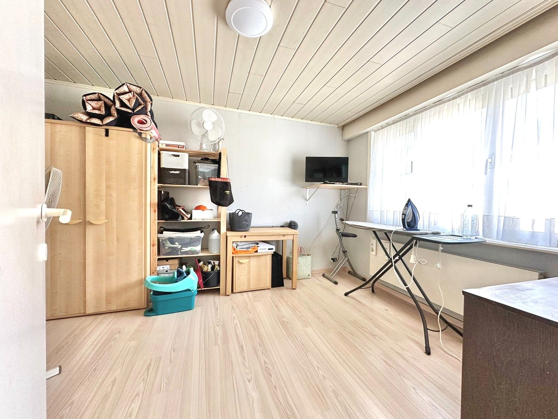 BREDEGEVEL-WONING MET 3 KAMERS, GROTE GARAGE & TUIN foto 32