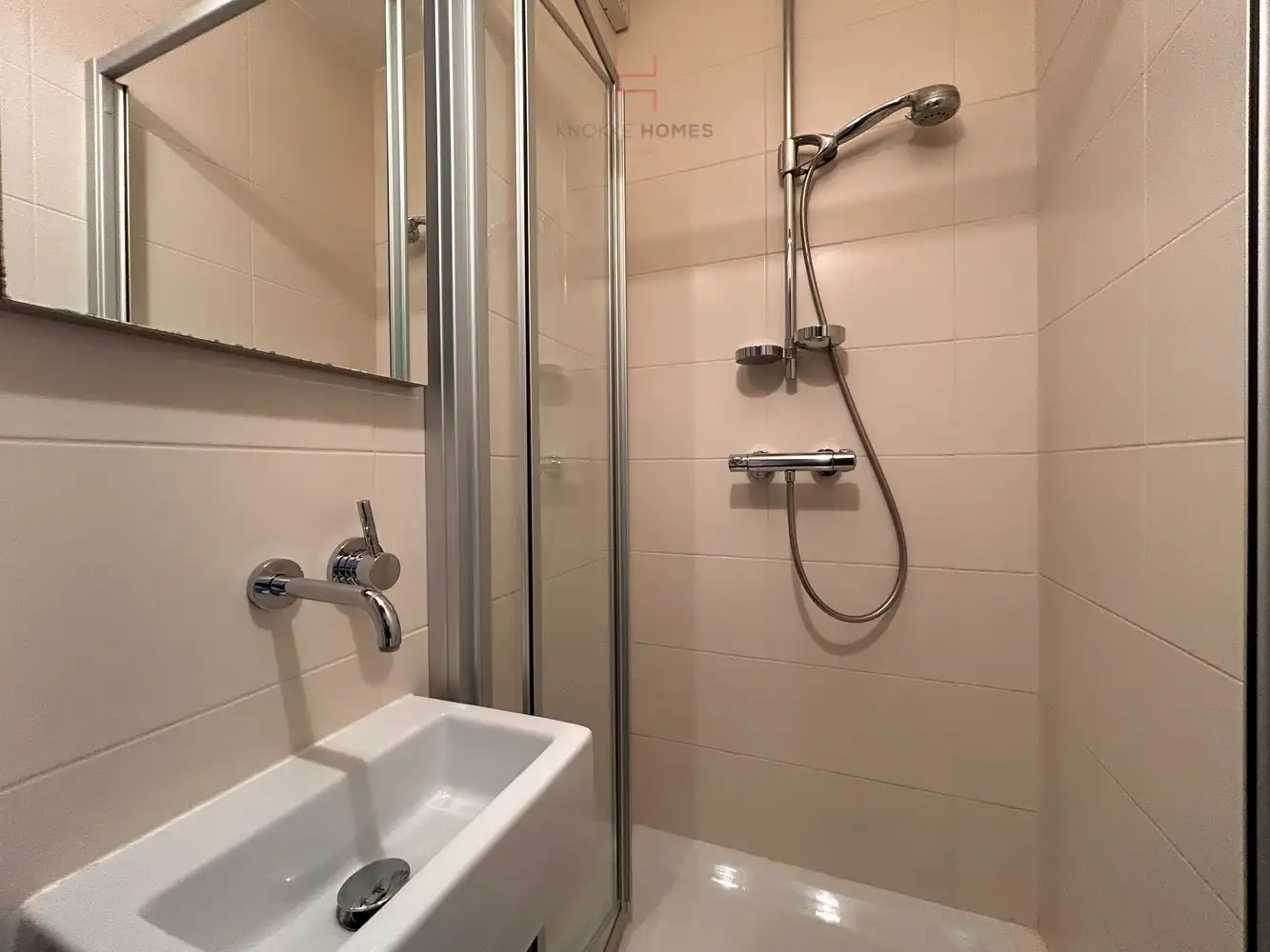 Ruim 3 slaapkamer-appartement met frontaal zeezicht foto 9