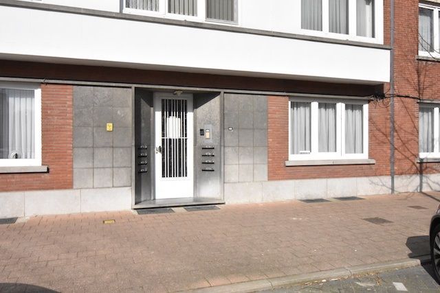 VOLLEDIG GERENOVEERD APPARTEMENT foto {{pictureIndex}}