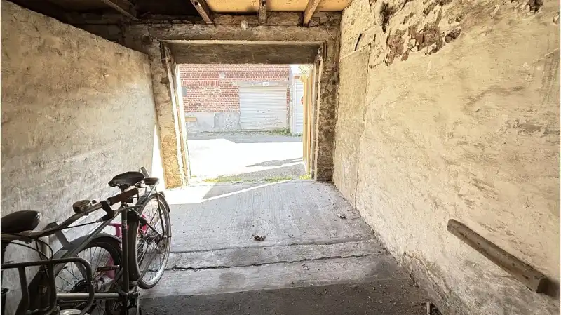 Garagebox te huur in Sint-Pieters Brugge foto 2