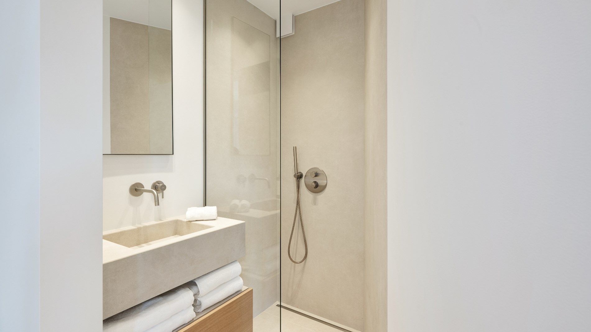 Subliem gerenoveerd appartement in centrum Knokke foto 18