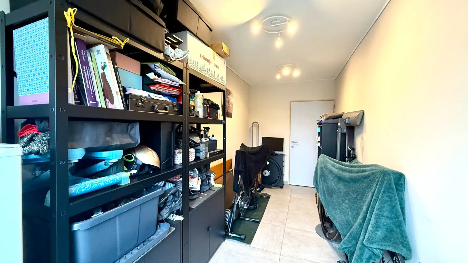 Gelijkvloers appartement met 2 slaapkamers, tuin en autostandplaats foto 15