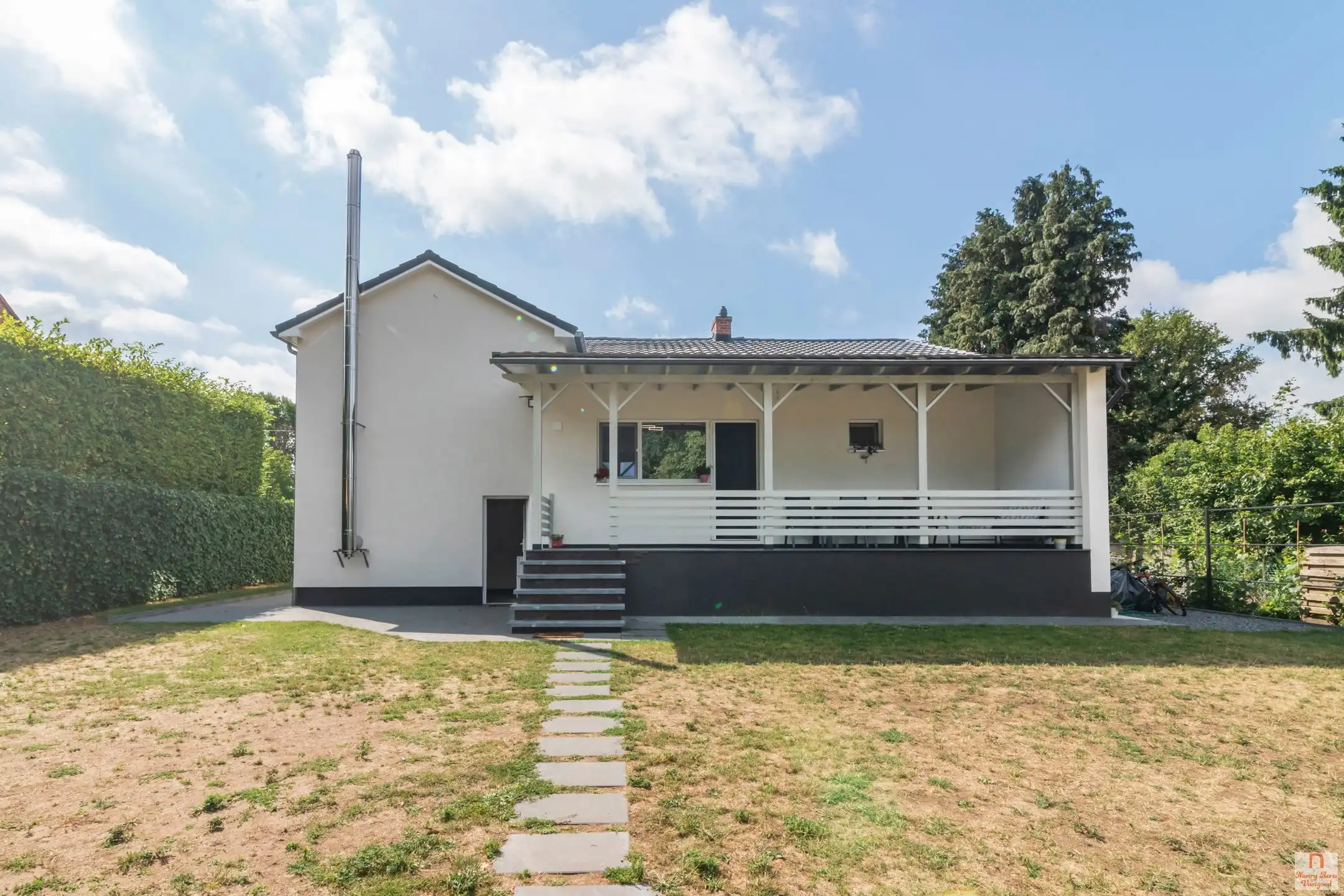 Grondig gerenoveerde splitlevelwoning in een rustige straat foto 33
